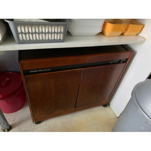 496 - Catering van to include under counter fridge and freezer, table top fridge, microwave, Novo coffee m... 