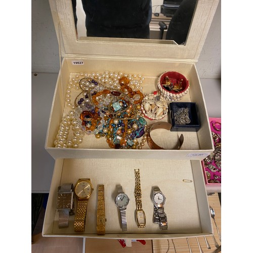 262 - Collection of jewellery inc. vintage, cufflinks, 6 watches inc. Accurst, Sekonda etc.