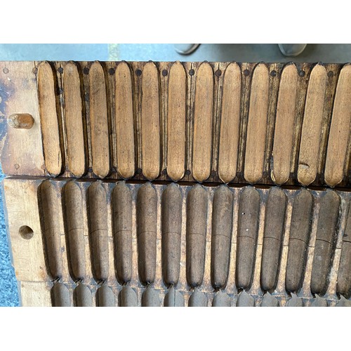 217 - 2 cigar moulds