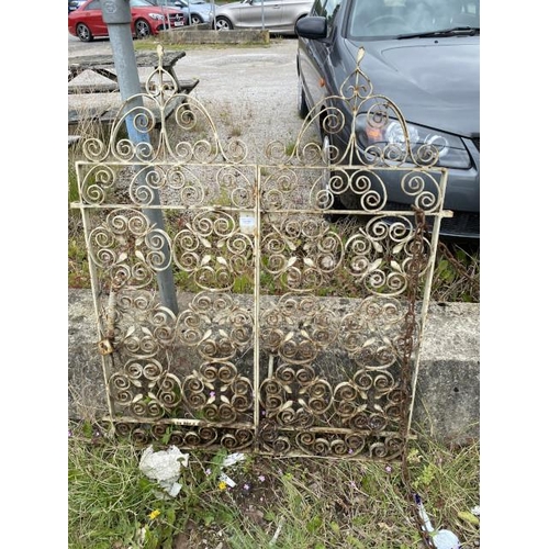 509 - Metal garden gate 112H 90W