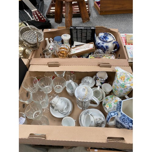 470 - Quantity of collectables including silver plate cutlery, Colclough coffee set, Japanese tea set , vi... 