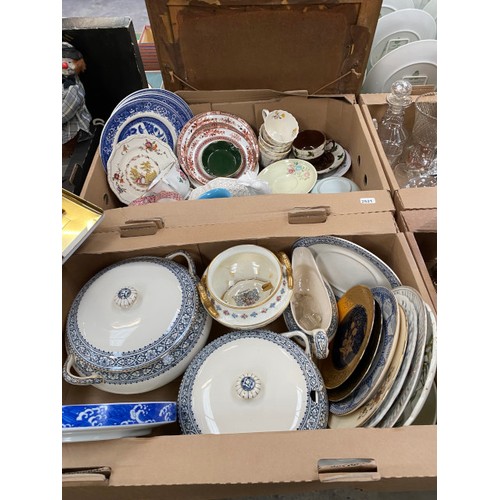 476 - 14 boxes of collectables including art glass, cut glass, ceramics, Royal Doulton, Alfred Meakin, Old... 