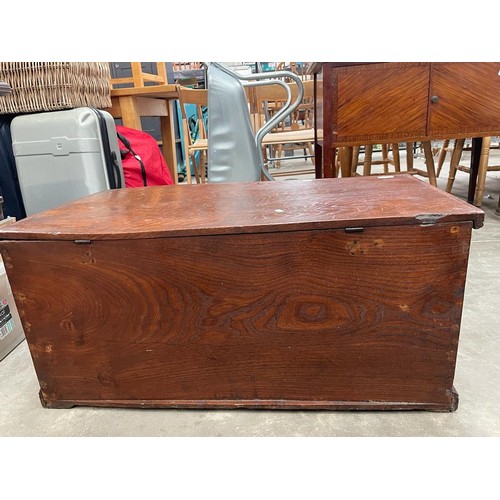 511 - Victorian elm blanket box/tool chest 40H 86W 46D