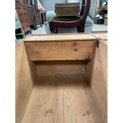 511 - Victorian elm blanket box/tool chest 40H 86W 46D