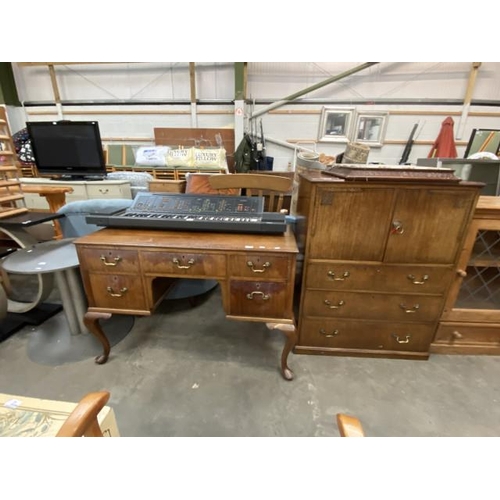 105 - Edwardian mahogany 2 piece bedroom suite (dressing table 80H 117W 51D & tall boy 110H 86W 54D)