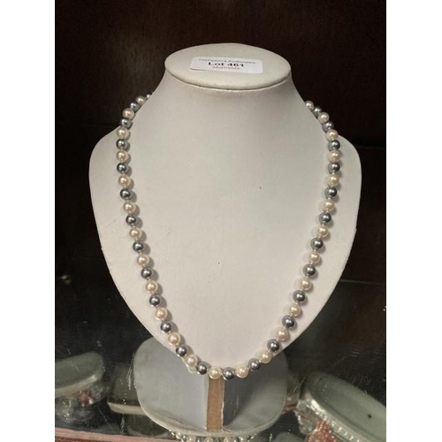 461 - 925 Silver clapsed black pearl & pearl necklace