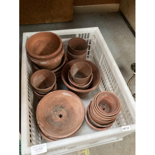 532 - Crate of terracotta plant pots