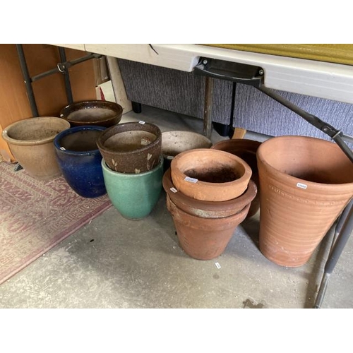 557 - Assorted planters including terracotta, ceramic, stoneware etc