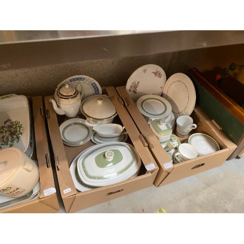 534 - 8 boxes of collectables including Royal Doulton “Rondelay” table wares, Portmeirion lasagne dish, sa... 