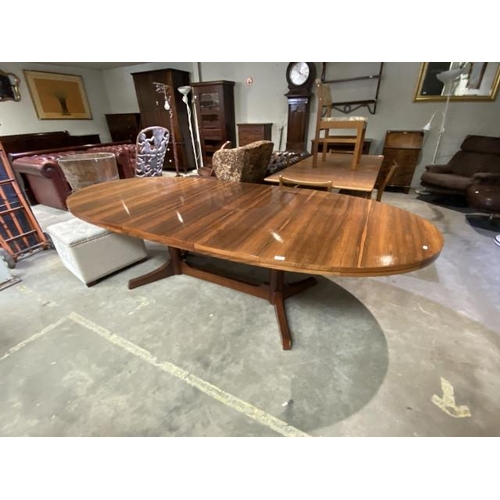 131 - Brazilian rosewood dining table by Archie Shine for Robert Heritage with 1 leaf (Purchased from Harr... 