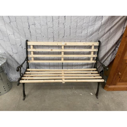 160 - Metal/Wooden garden bench 127W