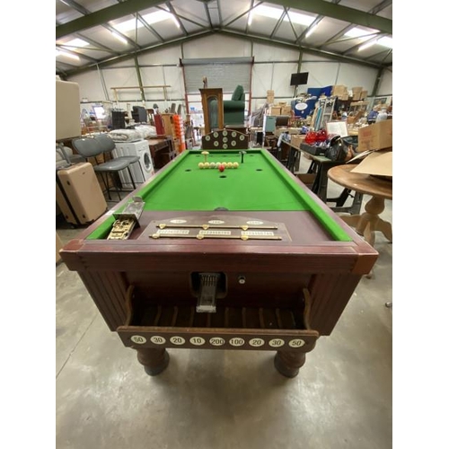 192 - Coin operated bar billiard table with 2 mushrooms, 7 white balls, 1 red ball and a score board 91H 1... 