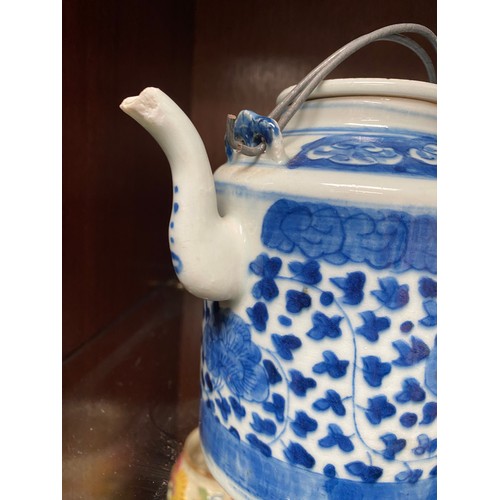 360 - Chinese blue & white teapot (spout chipped), blue & white brush pot with 4 character marks to base e... 