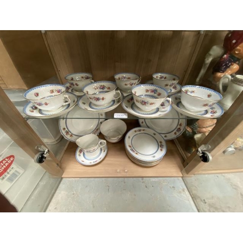 471 - 28 pieces of Crown Chelsea china tea wares