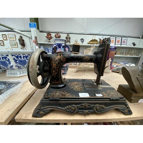 477 - 19th century sewing machine (no maker)