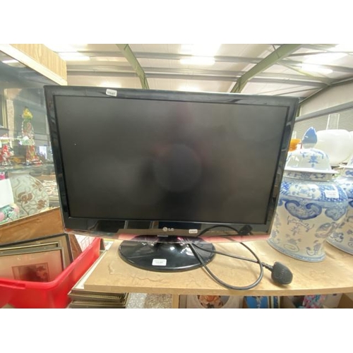 482 - LG Flatron model. M2762DL-PZ monitor with mains lead