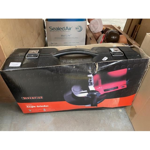 506 - Champion cased angle grinder 2200W CAG ZZ00