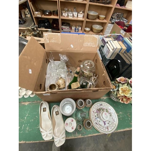 524 - Assorted collectables incl. pair of vintage white BIBA ladies peep-toe shoes size 39, Czech display ... 