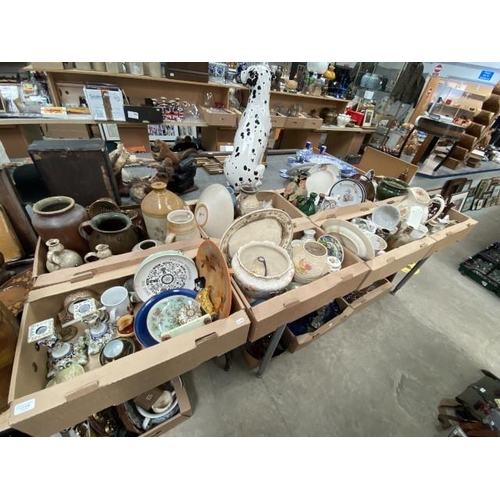 536 - 8 boxes of assorted collectables incl. Mason's Ironstone, Spode display plates, oriental ware, Carlt... 