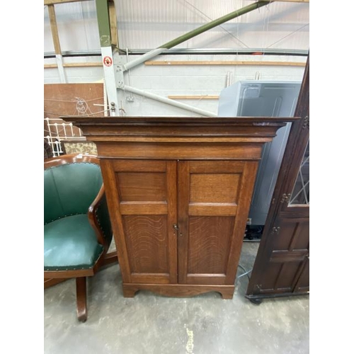 81 - Edwardian oak 2 door bookcase 120H 92W 30D