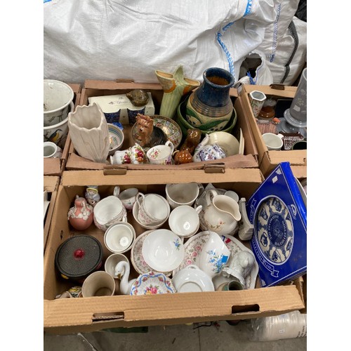 532 - 12 boxes of collectables incl. Royal Albert Festival coffee set, Denby, Coalport, Royal Crown Derby,... 