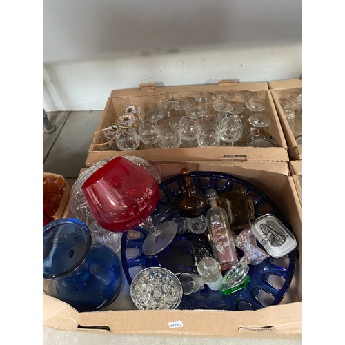 550 - 5 boxes of glassware incl, wine and sherry glasses, cut glass, art glass, vases etc