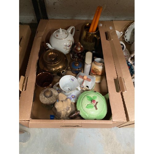 489 - Collectables including treen, vintage linen, Mason's ironstone, Carlton ware, glass decanter etc