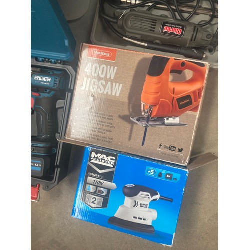 502 - Boxed Vonhaus 400W jigsaw, boxed MacAllister 110W MSC110 corner sander, Clarke rotary tool CRT40, Da... 