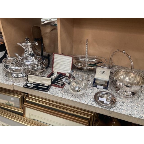 426 - Collection of silver plate, cased silver christening spoon & small collection of coins