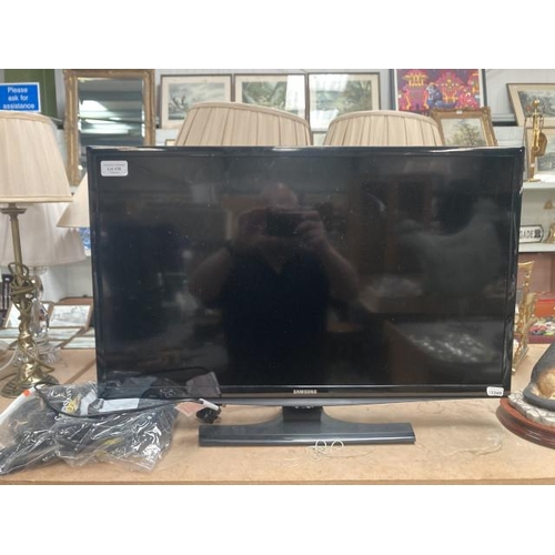 436 - Samsung UE28J4100AK TV with remote, mains lead etc.