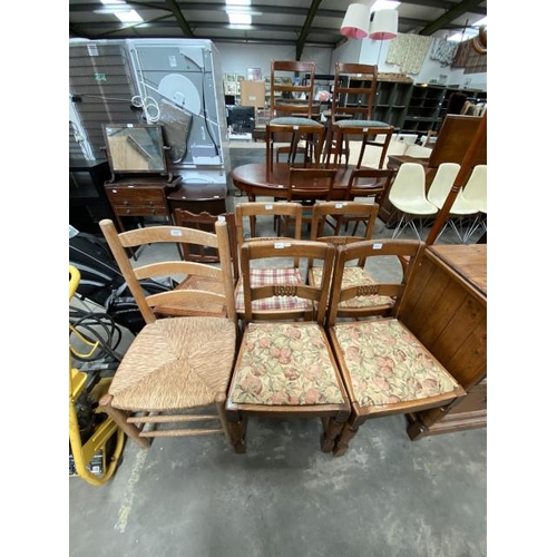 67 - 4 oak dining chairs and 2 others