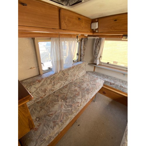 517 - Eriba-Touring Caravan (HYMER FRANCE SA, CARAVANES ERIBA 68700 CERNAY) VGNTROLL 000273828 - SERIEN-NR... 