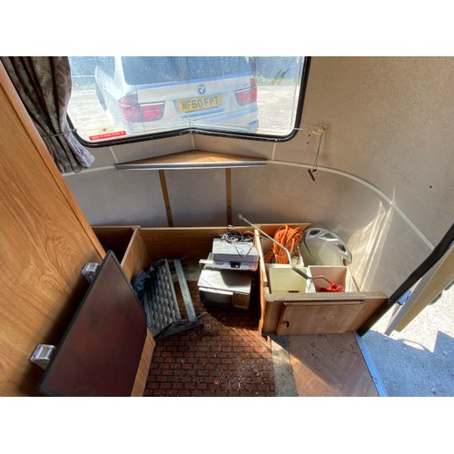 517 - Eriba-Touring Caravan (HYMER FRANCE SA, CARAVANES ERIBA 68700 CERNAY) VGNTROLL 000273828 - SERIEN-NR... 