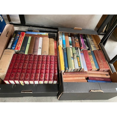 495 - 10 good boxes of books including Frederick Forsyth, Danielle Steel, Bill Bryson, Daphne Du Maurier e... 