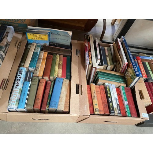 495 - 10 good boxes of books including Frederick Forsyth, Danielle Steel, Bill Bryson, Daphne Du Maurier e... 