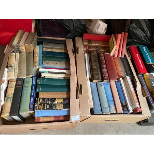 495 - 10 good boxes of books including Frederick Forsyth, Danielle Steel, Bill Bryson, Daphne Du Maurier e... 