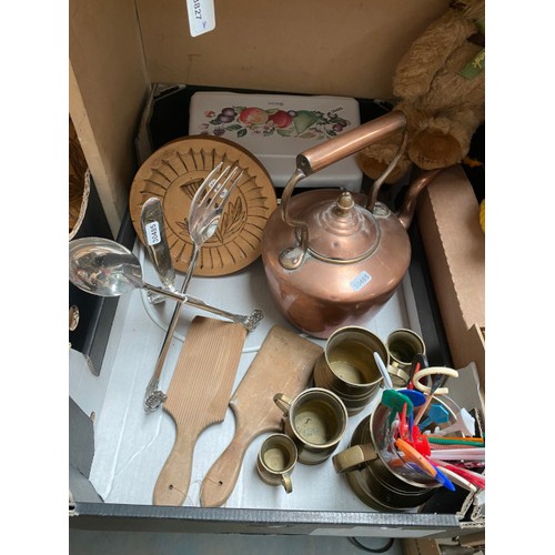 404 - 2 boxes containing copper kettle, brass trivet, Laura Ashley recipe book, Scales & weights, marble r... 