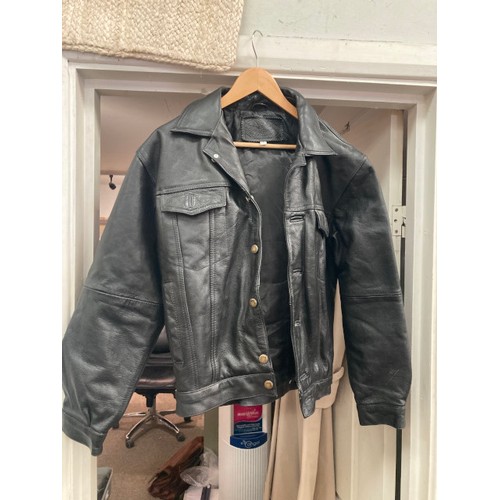 478 - Assorted leather bikers jackets etc (in various sizes)