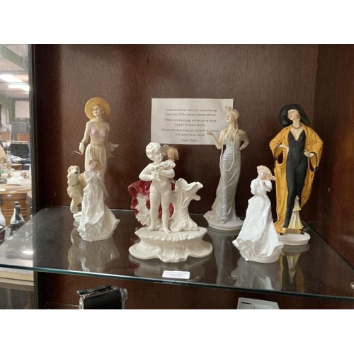 405 - 7 figurines inc. 6 Royal Doulton 'Top O' The Hill' HN1834 & 2 Sentiments 'Thank You' HN3390 etc.