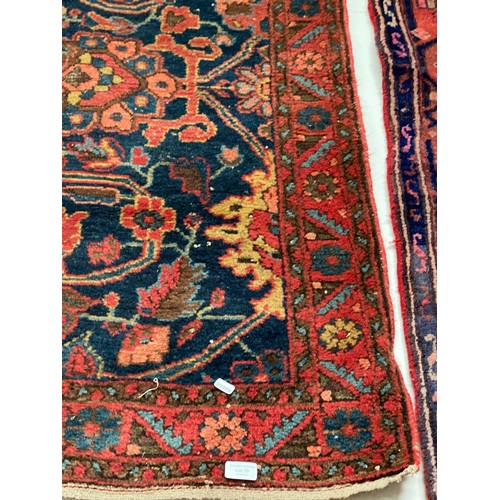 38 - Persian rug 142 x 214cm