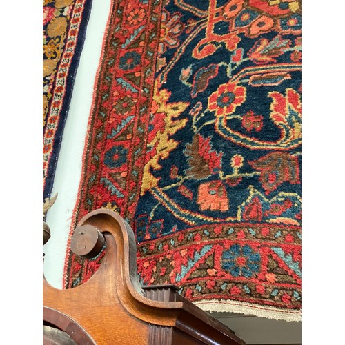 38 - Persian rug 142 x 214cm