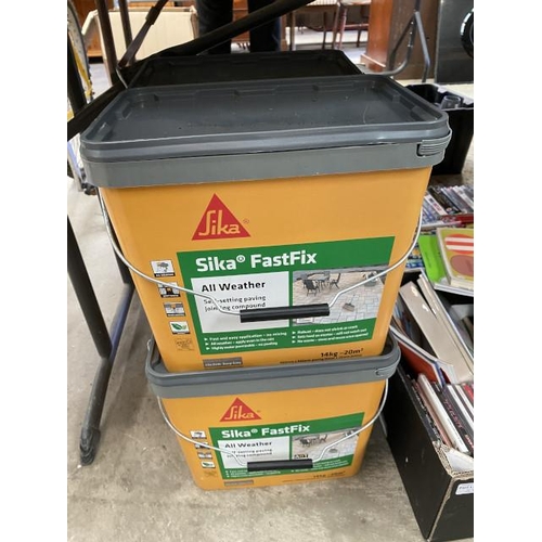 438 - 4 tubs Silka FastFix All Weather paving compound (ex shop stock) Colour: Deep Grey