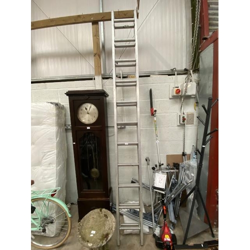 101 - ABRU Stairmaster extending ladders (3.13M closed - 5.56M extended)