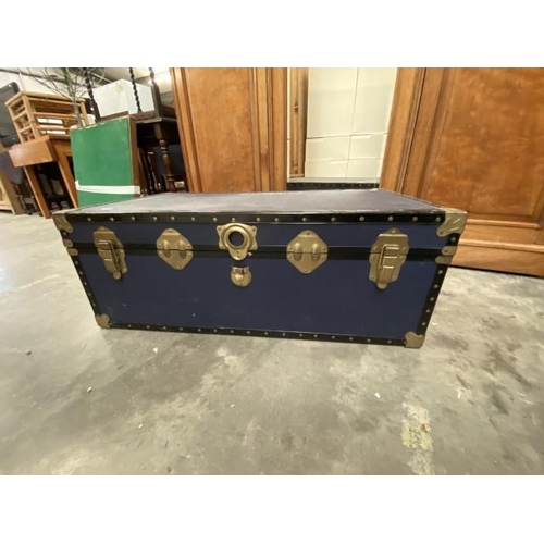 124 - Leigh Luggage Ltd steamer trunk