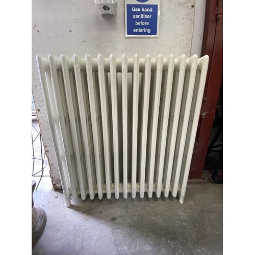 169 - Vintage cast iron radiator 93H 90W 15D (reconditioned)