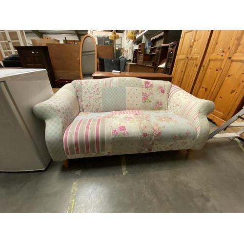 21 - Patchwork settee 170W