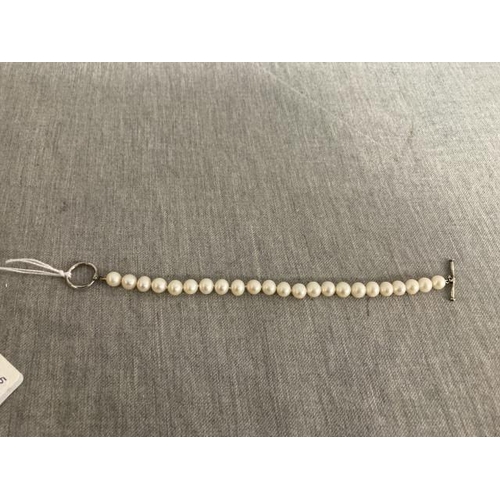 250 - Fresh water pearl & 925 silver T bar clasp bracelet