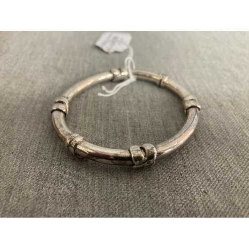 259 - 925 silver spring hinged hoop bangle