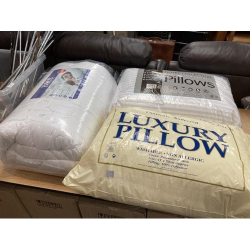 399 - BHS Double winter use duvet, twin pack Charlotte Andersen luxury pillows & a twin pack Sarah Ashfiel... 