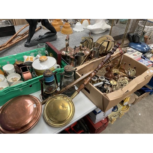 410 - Collection of metal wares including copper & brass bed warming pans, hurricane lamps, copper kettles... 